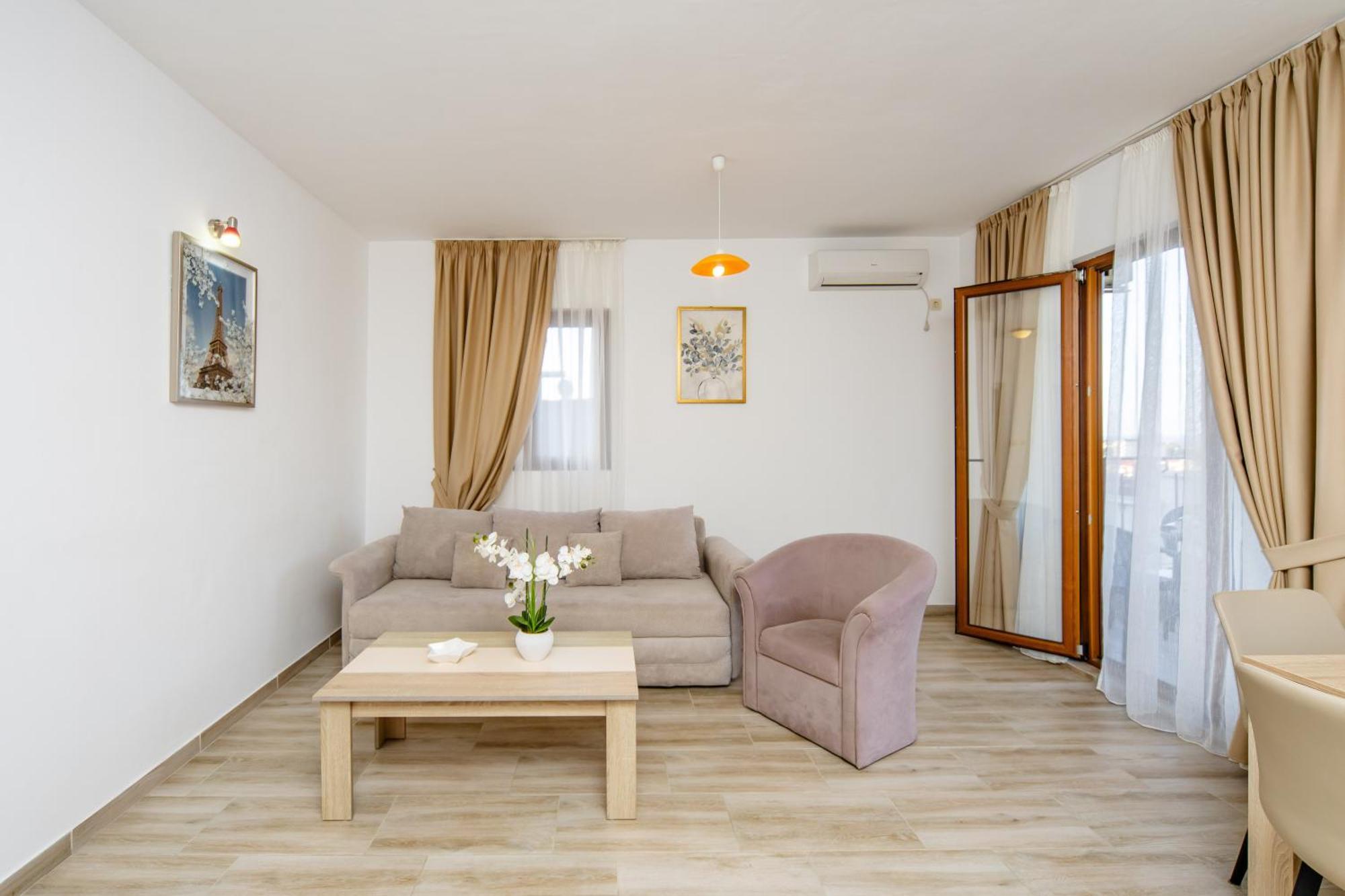 Arvala Apartments Budva Phòng bức ảnh