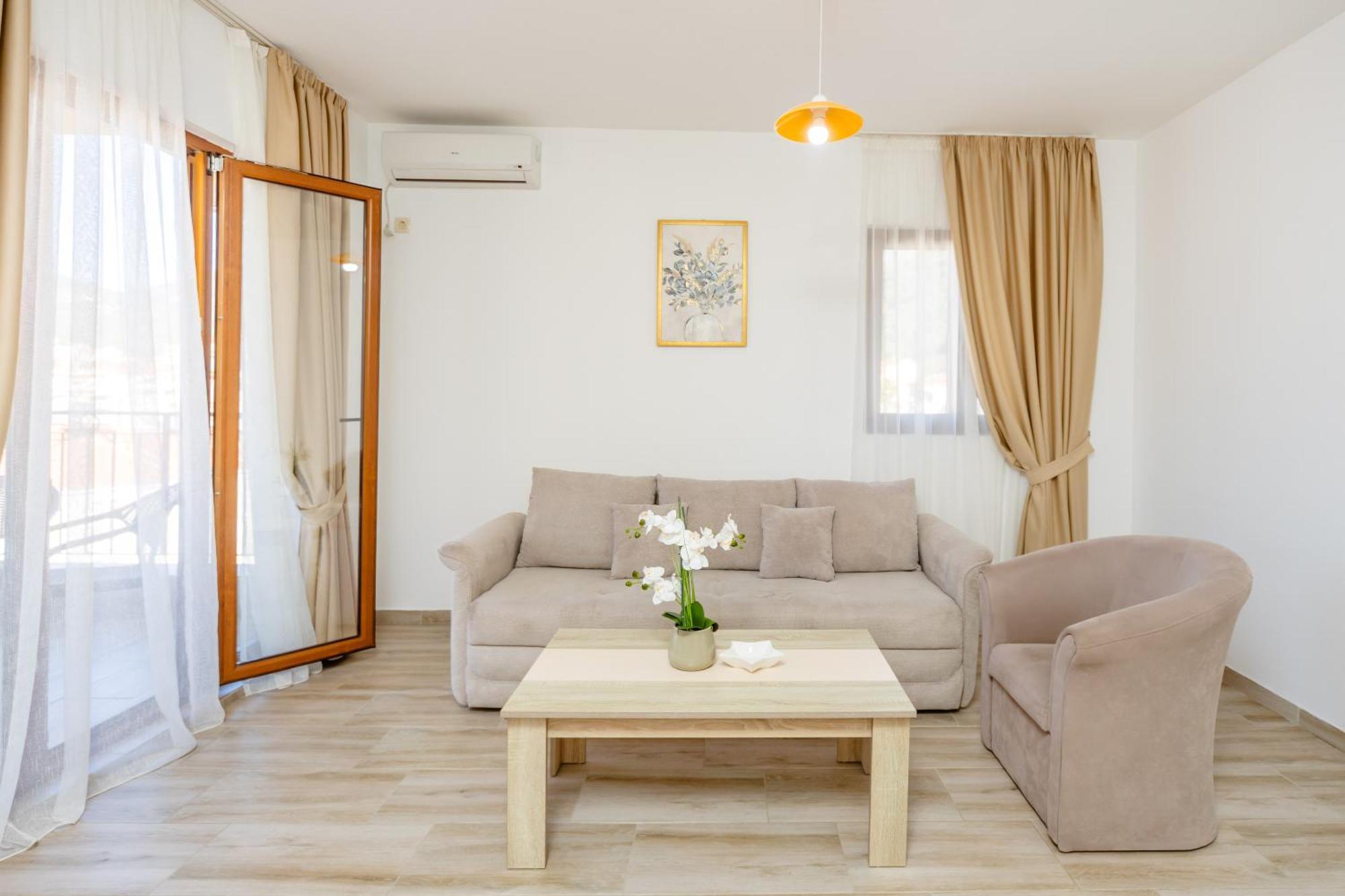Arvala Apartments Budva Phòng bức ảnh
