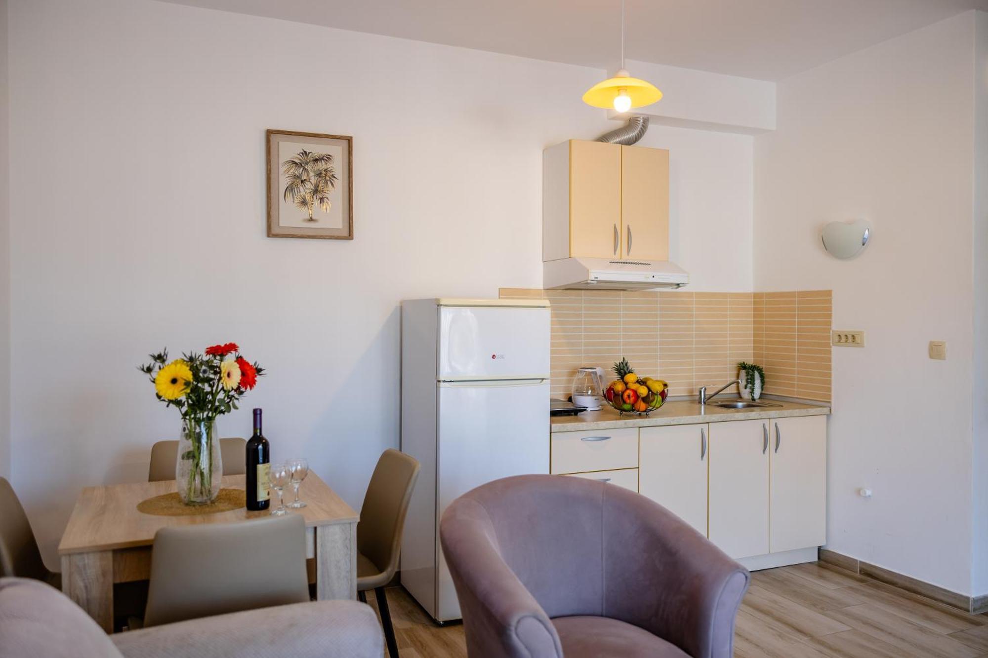 Arvala Apartments Budva Phòng bức ảnh