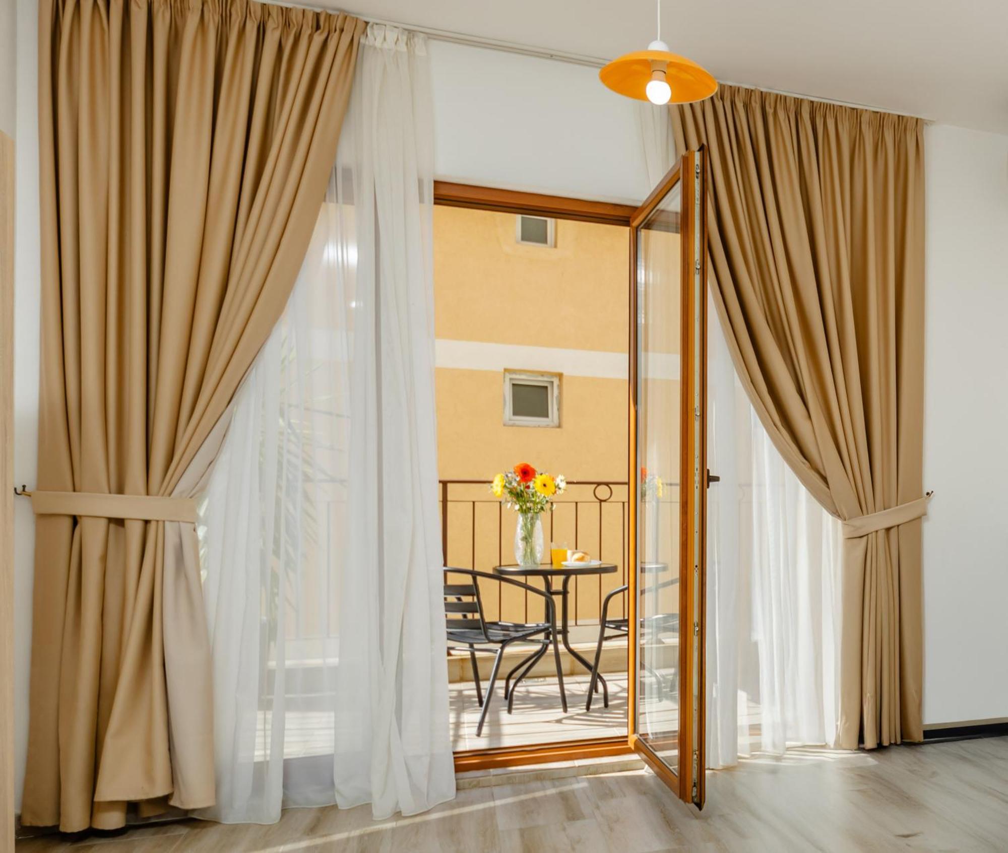 Arvala Apartments Budva Phòng bức ảnh