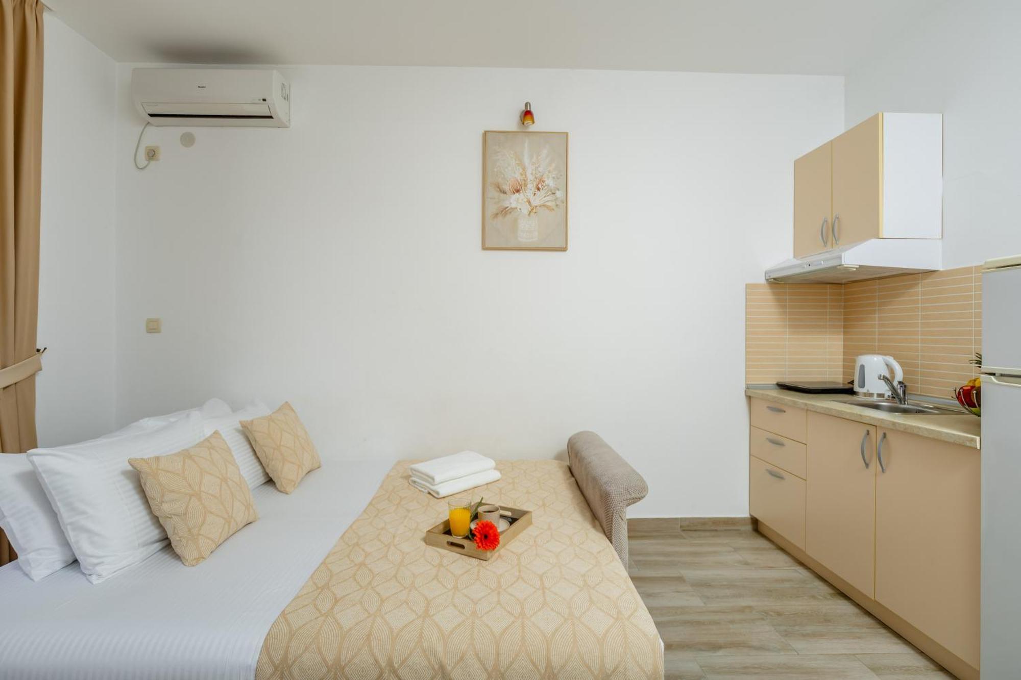 Arvala Apartments Budva Phòng bức ảnh