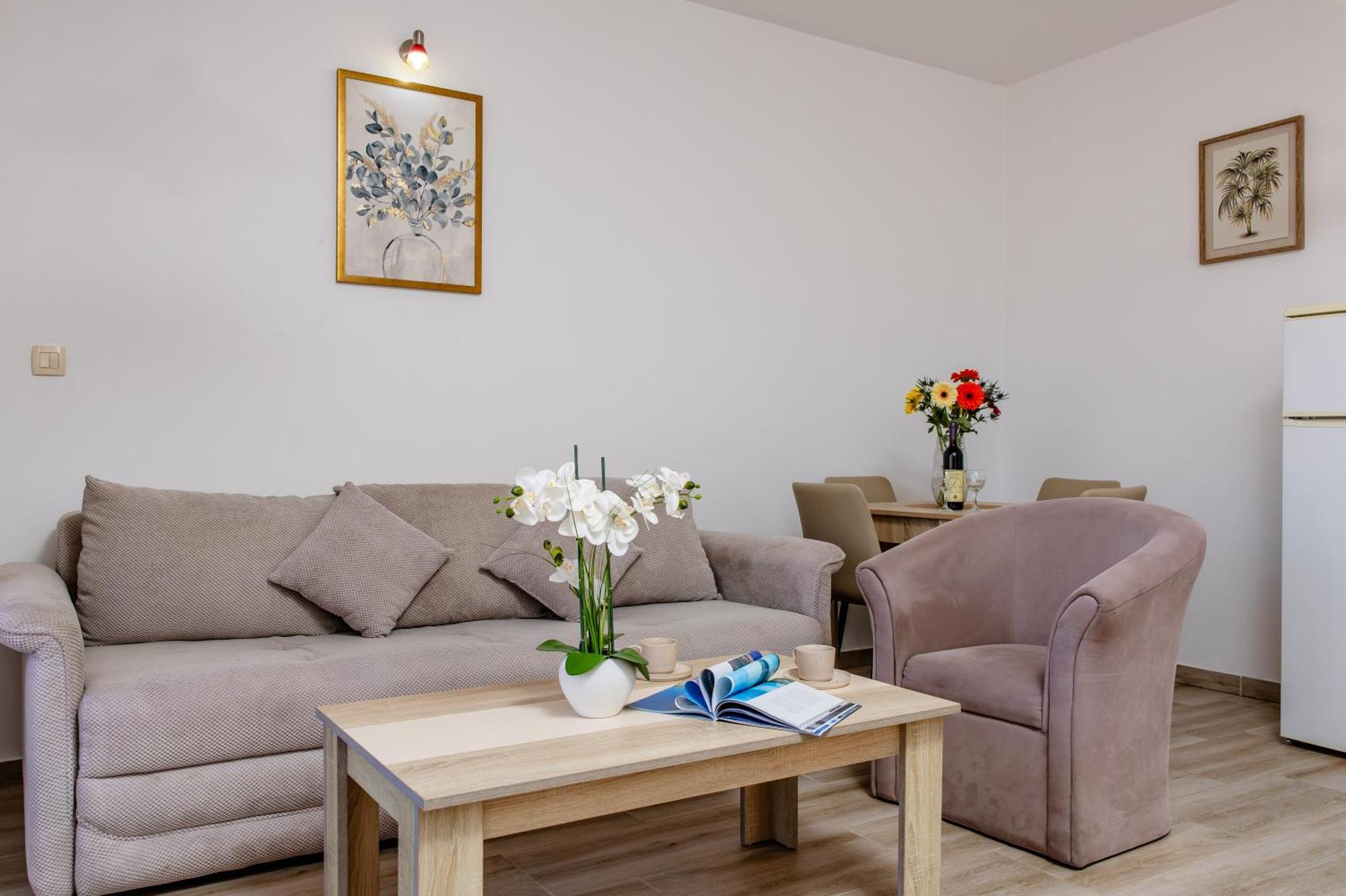 Arvala Apartments Budva Phòng bức ảnh