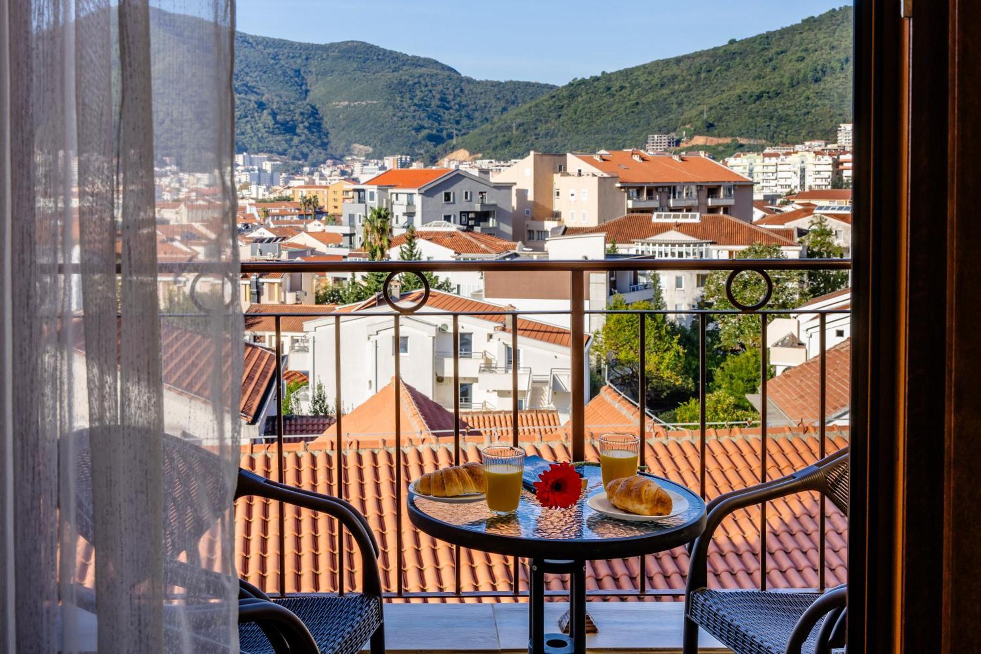 Arvala Apartments Budva Phòng bức ảnh