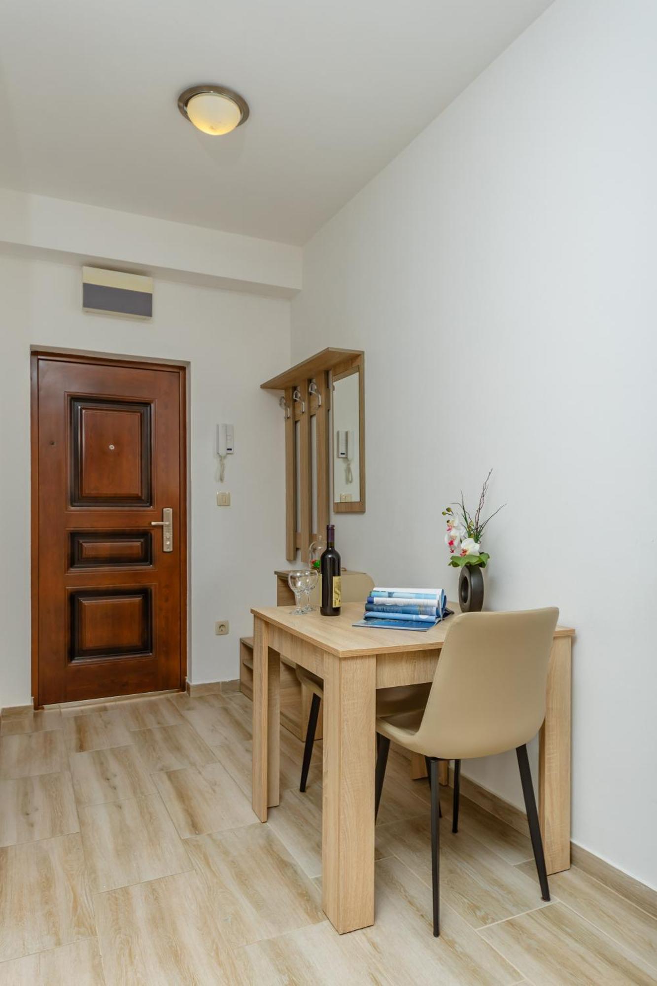 Arvala Apartments Budva Phòng bức ảnh
